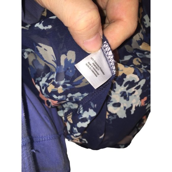 A New Approach (a.n.a.) Womens Blouse Blue awith Floral Print - Size PM Petite M - Picture 4 of 8